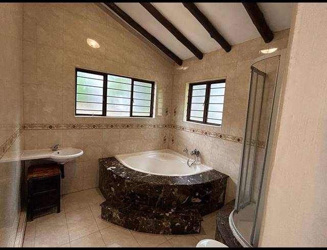 4 BEDROOM FREEHOLD TO LET IN PAULSHOF